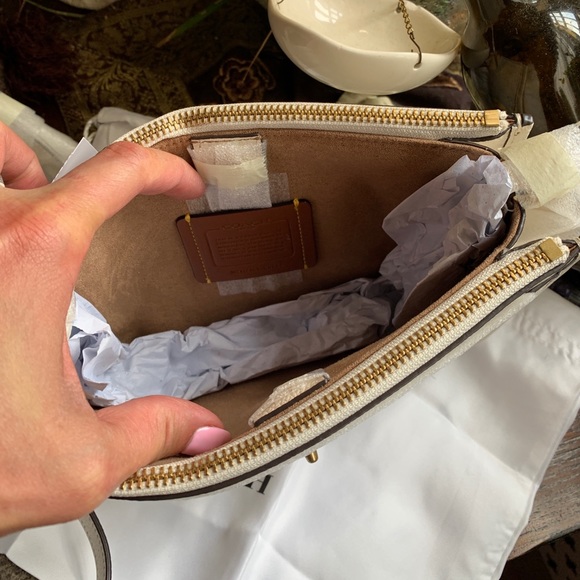 Authentic COACH 1941 Pebbled metallic gold leather 2 zip/Snap/Turnlock Crossbody - Picture 14 of 16